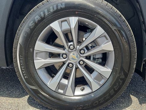 Certified 2026 Chevrolet Equinox LT w/ Convenience Package II AWD/4WD image 8