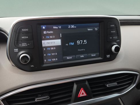 Used 2020 Hyundai Santa Fe SE FWD image 20