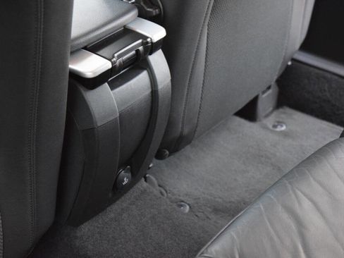 Used 2011 Volvo V50 T5 image 48