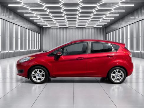 Used 2014 Ford Fiesta SE FWD image 3