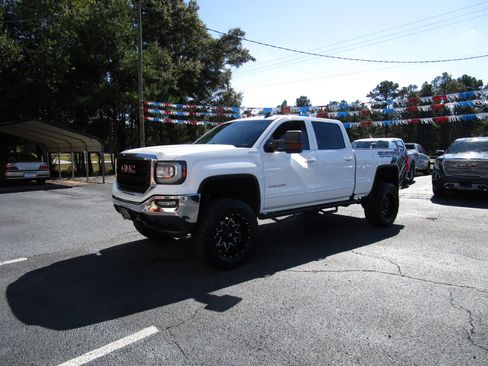 Used 2017 GMC Sierra 1500 SLE image 3