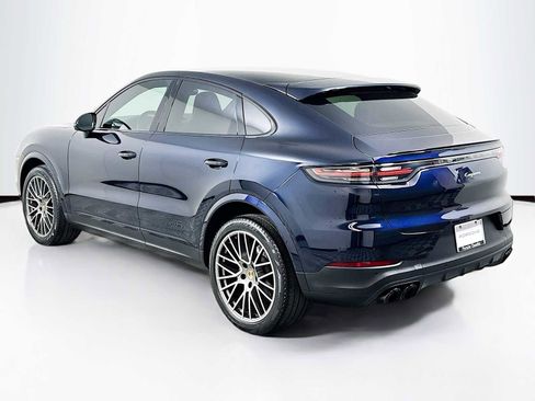 Certified 2022 Porsche Cayenne Platinum Edition image 3