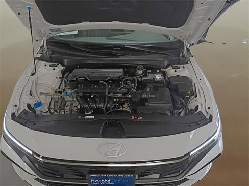 Certified 2025 Hyundai Elantra SEL image 30