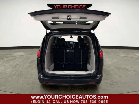 Used 2021 Chrysler Voyager Lxi FWD image 5