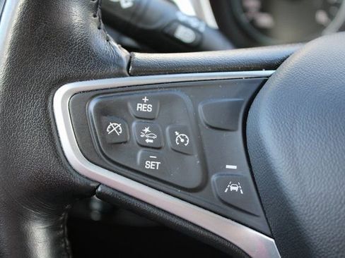 Used 2022 Chevrolet Equinox LT w/ Driver Convenience Package image 29