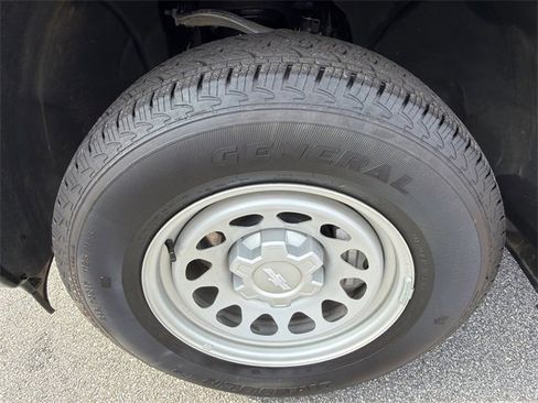 Certified 2025 Chevrolet Silverado 1500 W/T w/ WT Value Package image 11