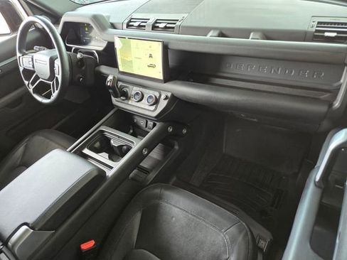 Used 2024 Land Rover Defender 130 X-Dynamic SE AWD/4WD image 21