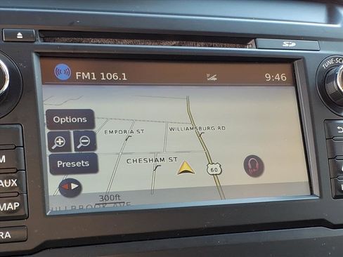 Used 2017 Nissan Titan SL image 9