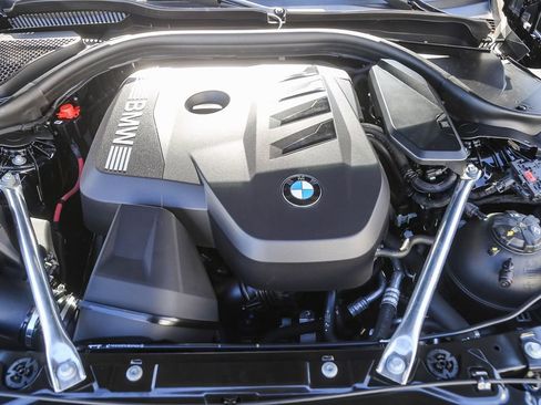 Certified 2025 BMW 530i RWD image 23