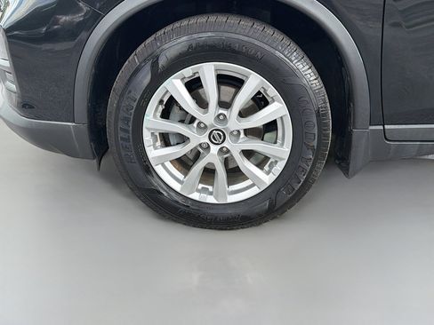 Used 2018 Nissan Rogue SV FWD image 41