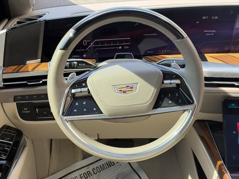 Used 2025 Cadillac Escalade Sport Platinum AWD/4WD image 11