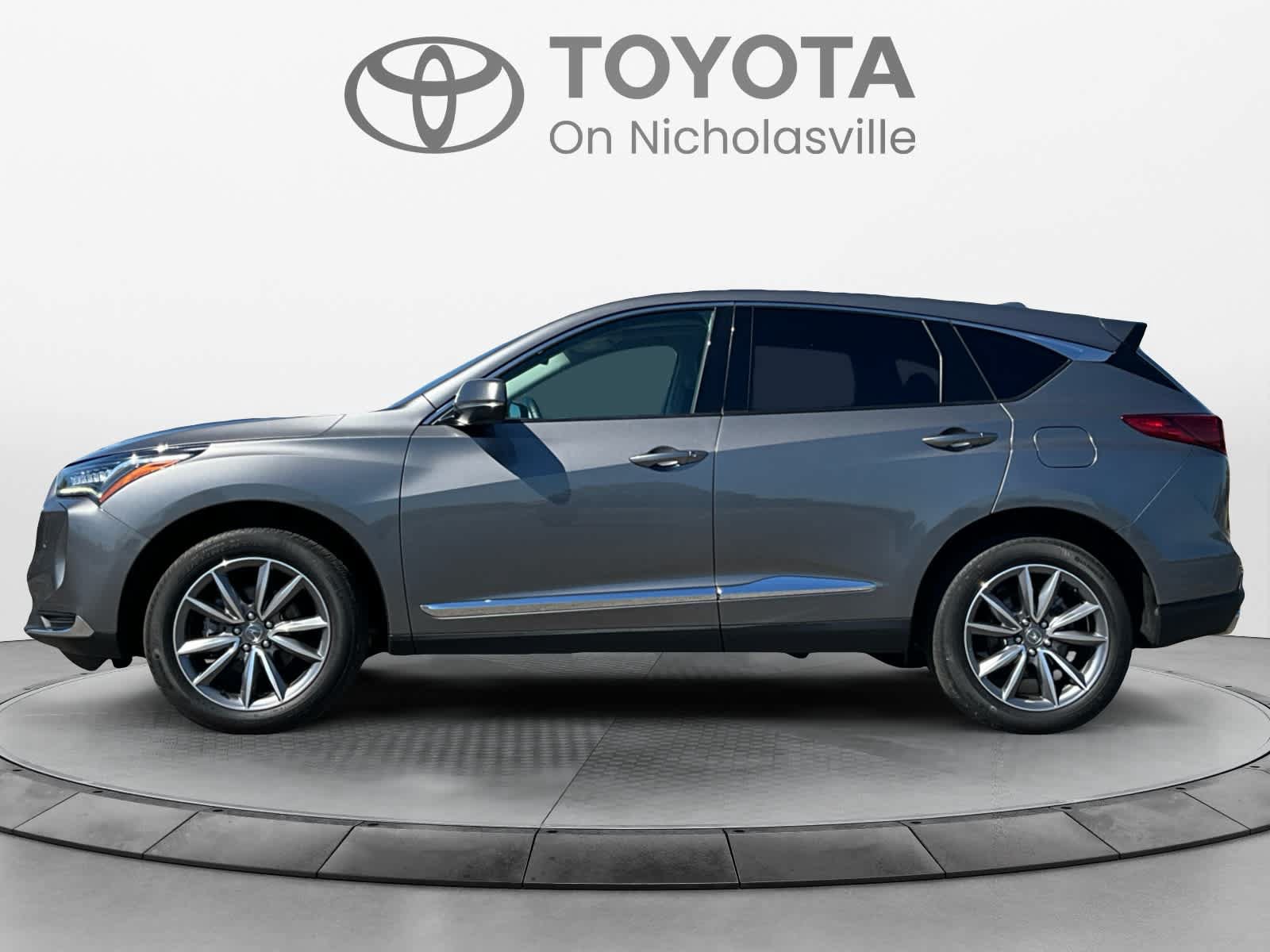 Used 2024 Acura RDX w/ Technology Package AWD/4WD image 2