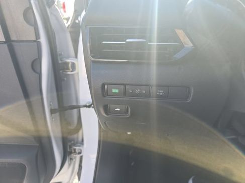 Certified 2025 Nissan Sentra SR FWD image 12