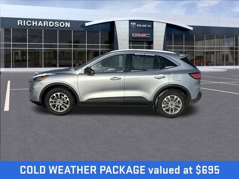 Used 2022 Ford Escape SE w/ Cold Weather Package image 2