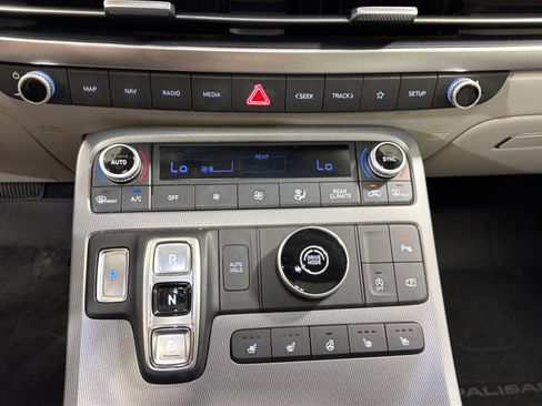 Used 2023 Hyundai Palisade Limited FWD image 18