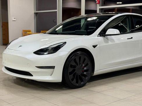 Used 2022 Tesla Model 3 Performance image 3