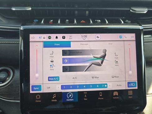 Used 2022 Jeep Grand Cherokee Overland w/ Luxury Tech Group IV image 41