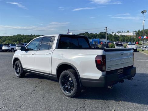 New 2025 Honda Ridgeline Black Edition image 3