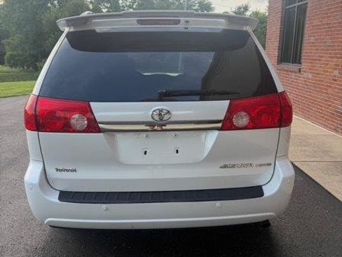 Used 2009 Toyota Sienna FWD image 4