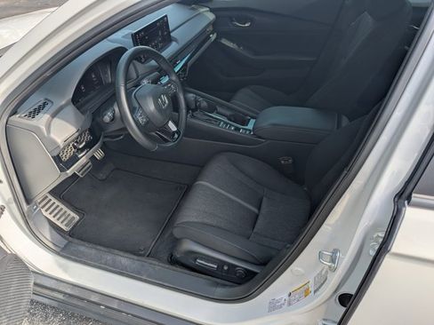Used 2023 Honda Accord Sport image 9