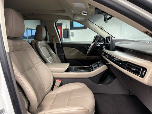 Used 2021 Lincoln Aviator Reserve w/ Equipment Group 201A image 11