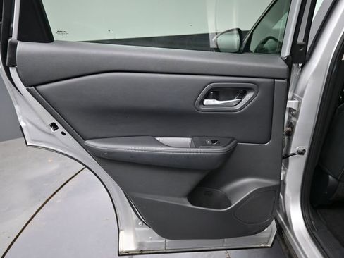 Used 2025 Nissan Rogue SV AWD/4WD image 24