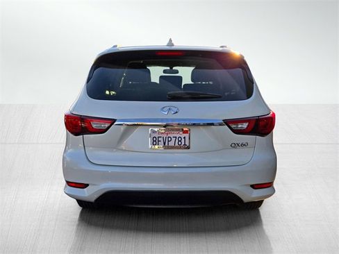 Used 2017 INFINITI QX60 AWD w/ Premium Package image 5