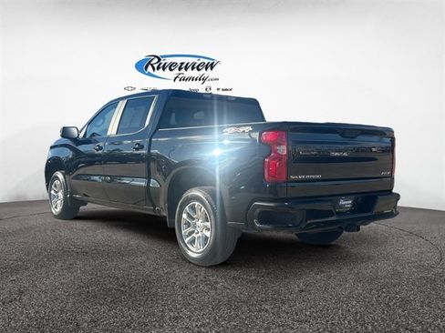 Used 2023 Chevrolet Silverado 1500 RST AWD/4WD image 3