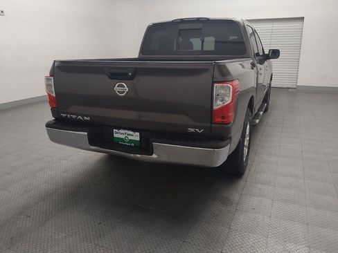 Used 2018 Nissan Titan SV RWD image 7