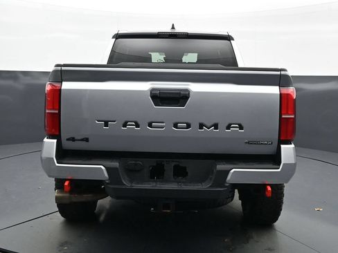 Used 2025 Toyota Tacoma TRD Off-Road AWD/4WD image 8