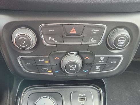 Used 2021 Jeep Compass Limited AWD/4WD image 19