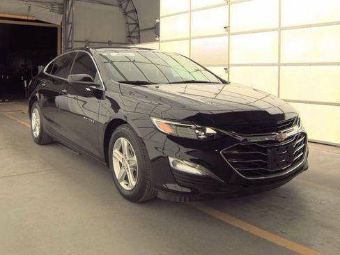 Used 2024 Chevrolet Malibu LS image 2