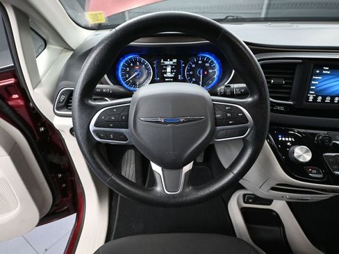 Used 2021 Chrysler Voyager LX image 25