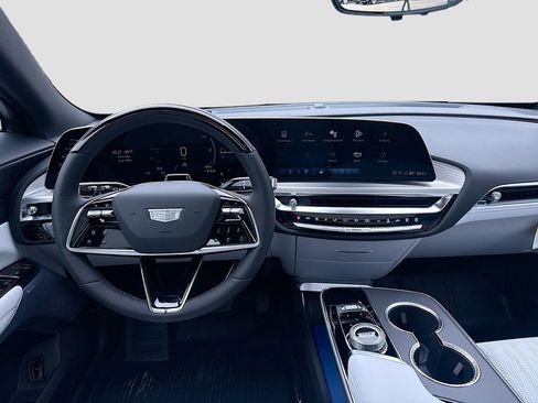 New 2025 Cadillac Lyriq Luxury image 23