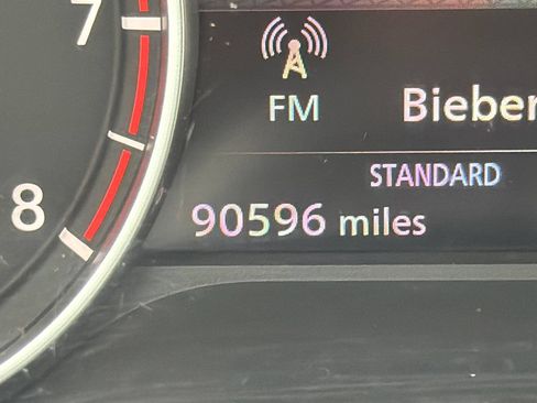 Used 2021 Nissan Rogue SV FWD image 18