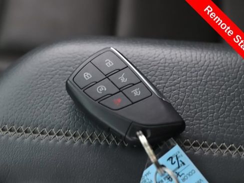 Used 2022 GMC Yukon Denali AWD/4WD image 3
