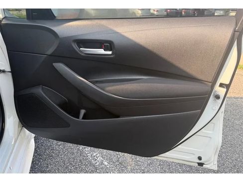 Used 2021 Toyota Corolla LE FWD image 28