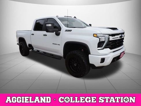 Used 2024 Chevrolet Silverado 2500 LT w/ Z71 Sport Edition AWD/4WD image 3