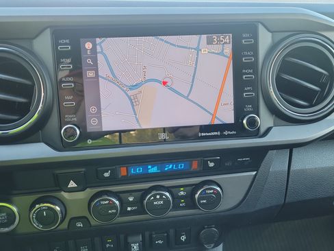 Used 2021 Toyota Tacoma TRD Sport w/ TRD Premium Sport Package AWD/4WD image 27