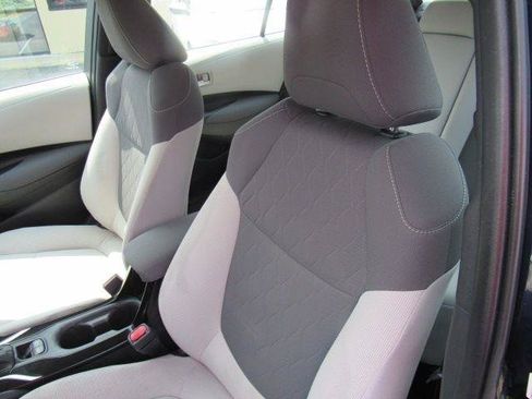 Used 2021 Toyota Corolla LE FWD image 18