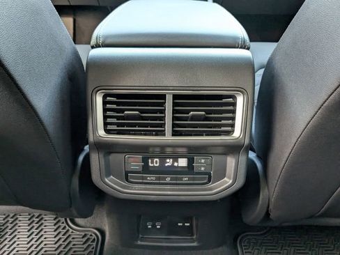 New 2026 Volkswagen Atlas SE image 16