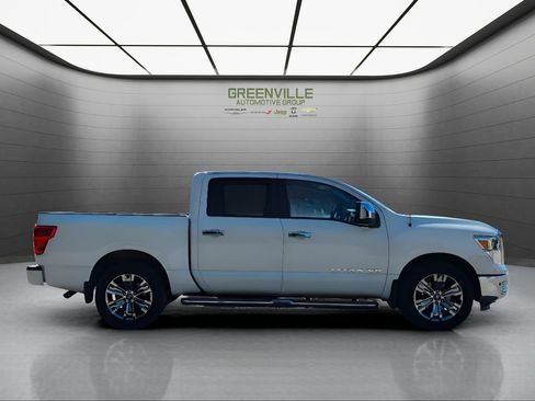 Used 2018 Nissan Titan SL w/ Chrome Package RWD image 6