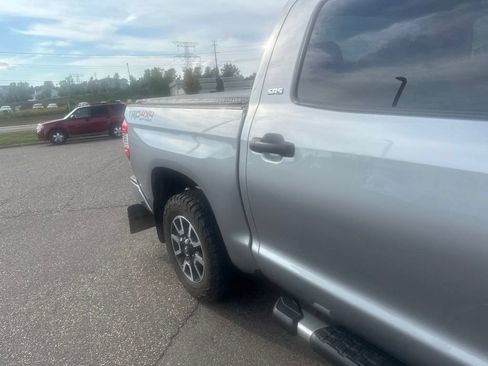 Used 2021 Toyota Tundra SR5 w/ TRD Off-Road Package AWD/4WD image 11