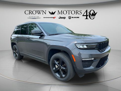 Used 2025 Jeep Grand Cherokee Limited w/ Luxury Tech Group II AWD/4WD image 1
