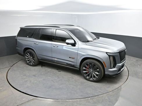 Used 2025 Cadillac Escalade V AWD/4WD image 50