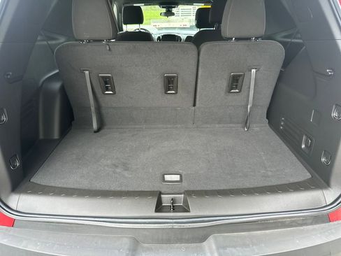 Used 2023 Chevrolet Traverse LT AWD/4WD image 13
