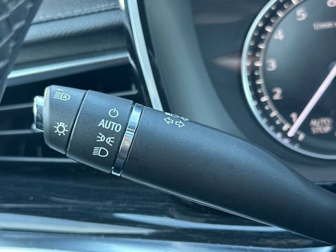 Used 2025 Cadillac XT5 Premium Luxury image 38