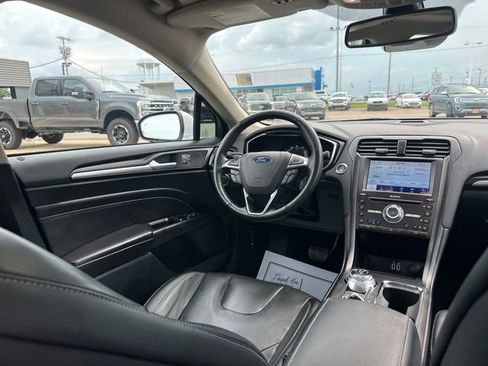 Used 2020 Ford Fusion Titanium AWD/4WD image 12