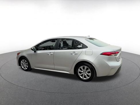 Used 2025 Toyota Corolla LE FWD image 10