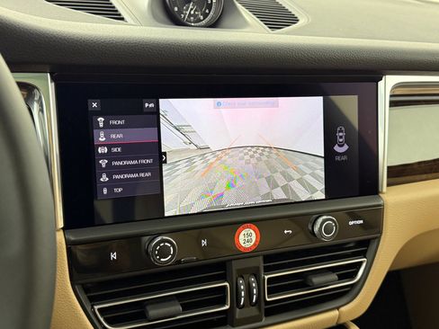 Certified 2026 Porsche Macan AWD/4WD image 20